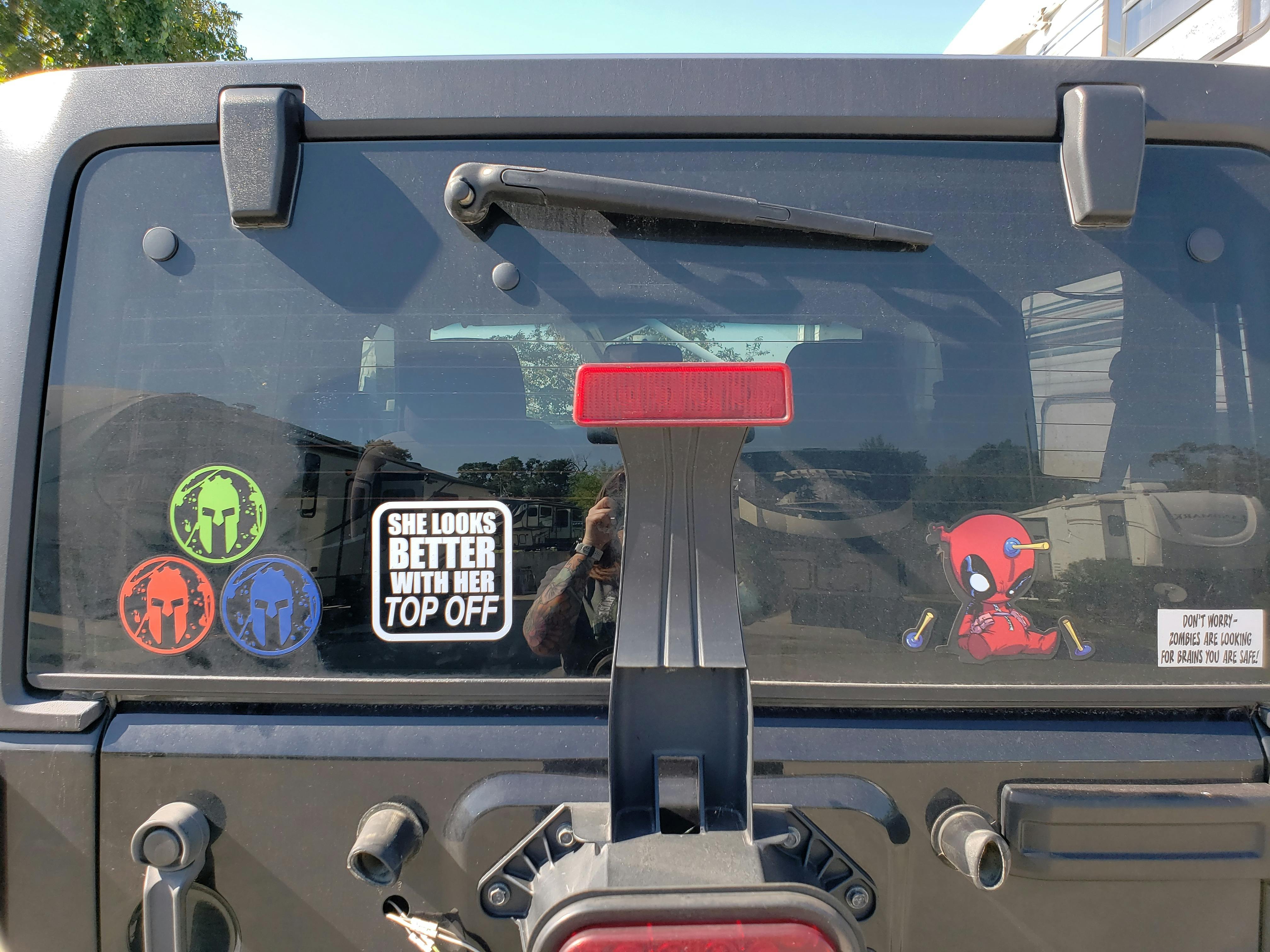 Jeep She Looks Better With Her Top Off Jeep Jeep Wrangler Decals